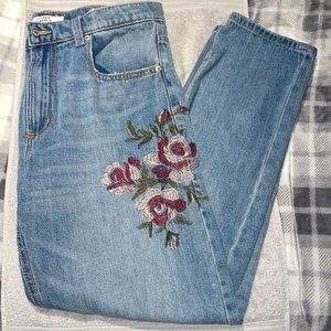 Super-hi rise! flower 🌸 embroidered dynamite Claudia jeans, 29
